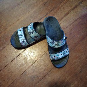 Women's size 8 Men's size 6 Tie Dye Crocs Slides